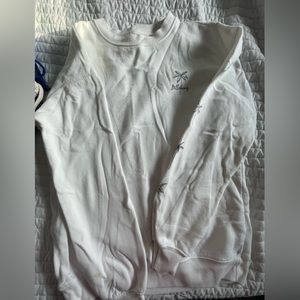 Really cute billabong crew neck!
